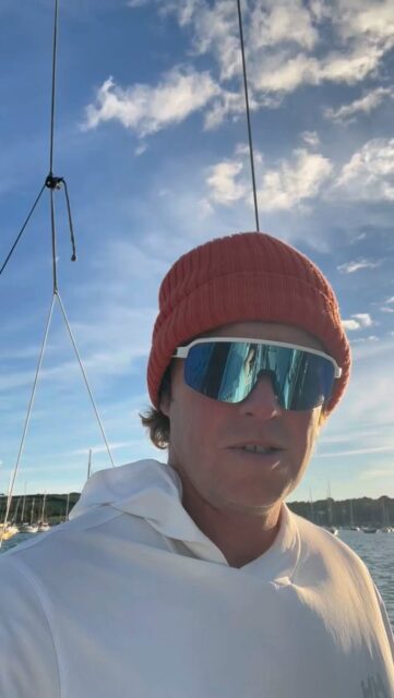 Come on squad. Last chance to make the most of summer. Days like this are amazing out there. #boatlife #cornwall #familytime #winter #boathire
