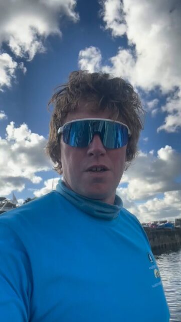 Brace your self. Winter is going to arrive with a bang! Looks like we’re shut for the next 5 days as it’s gunna get spicy! #boatlife #familytime #storm #winter #cold